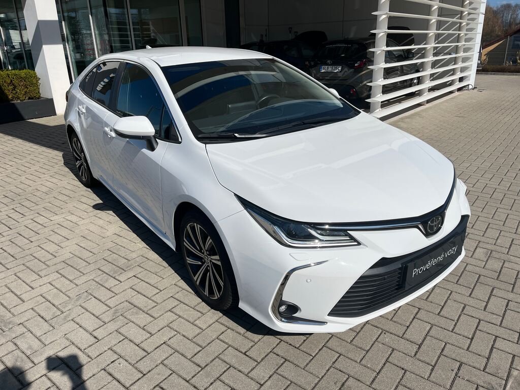 Toyota Corolla Sedan / Limuzína 1,5 l 92 kw