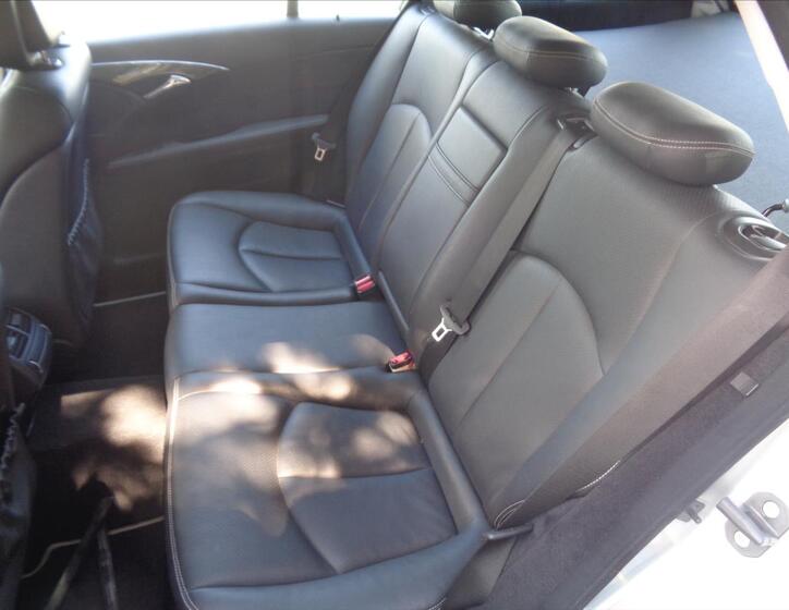 Mercedes-Benz 211 15