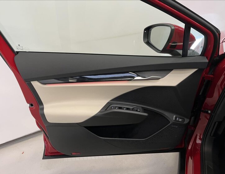 Škoda Elroq SUV / Terénní 1,0 210 kw