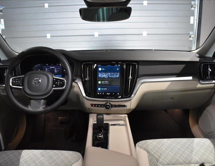 Volvo V60 Kombi 2,0 l 145 kw