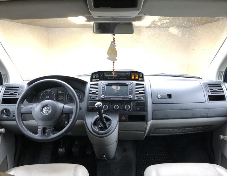 Volkswagen Transporter 12