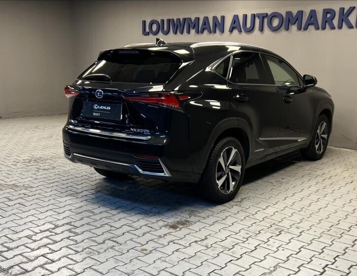 Lexus NX 300h 2