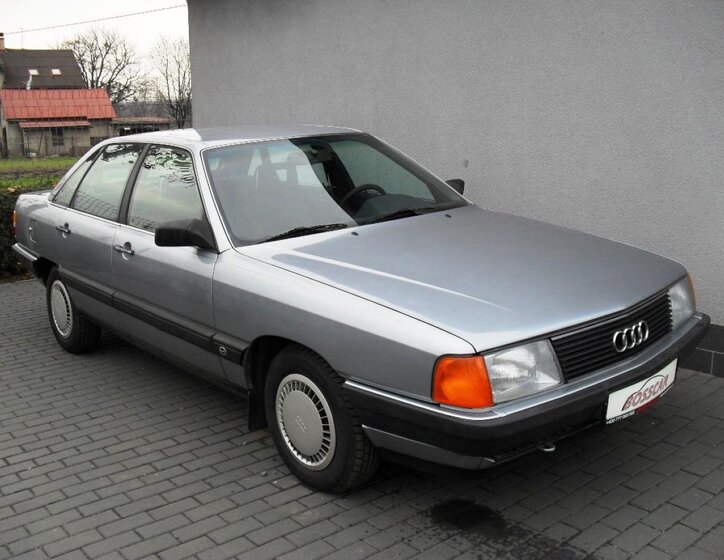 Audi 100 7