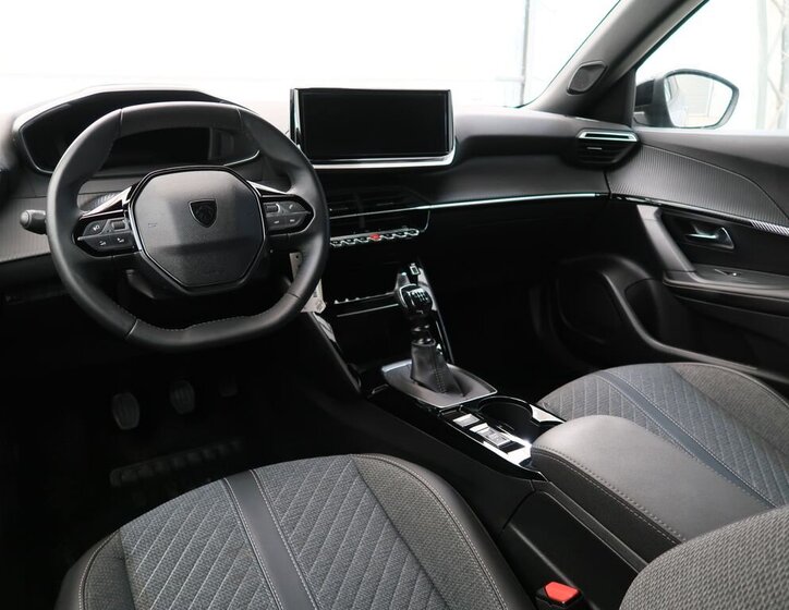 Peugeot 2008 SUV / Terénní 1,2 l 74 kw