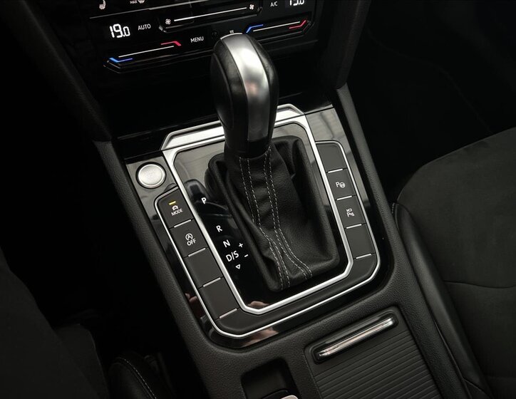 Volkswagen Arteon Kombi 2,0 l 147 kw