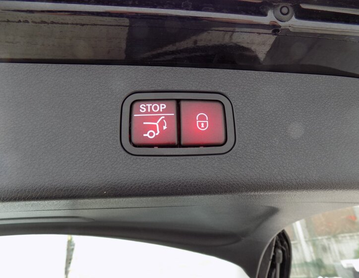 Mercedes-Benz Třídy E 9