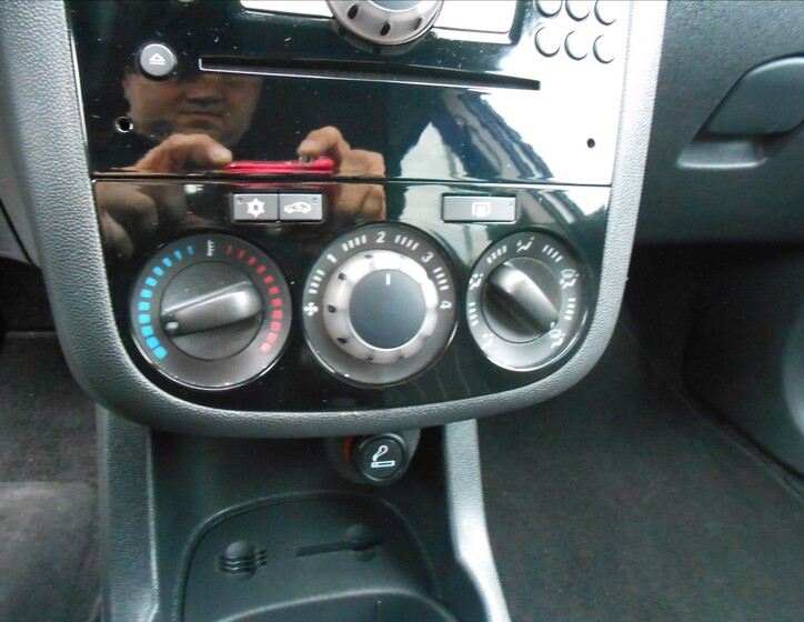 Opel Corsa 11