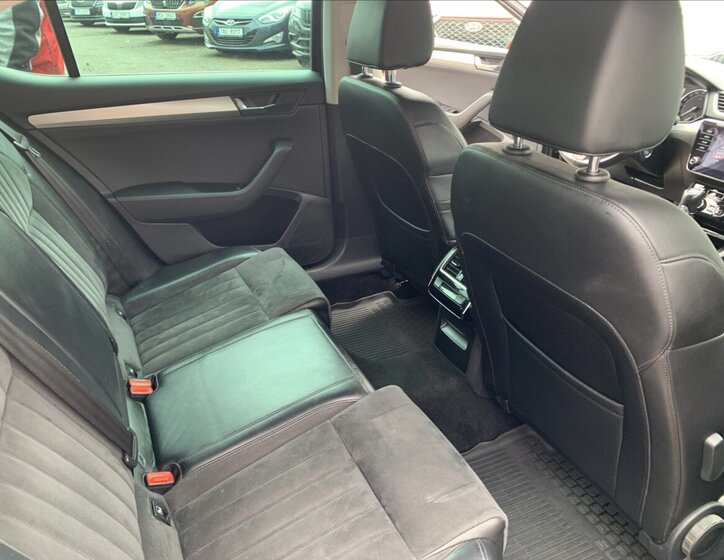 Škoda Superb Sedan / Limuzína 1,5 l 110 kw