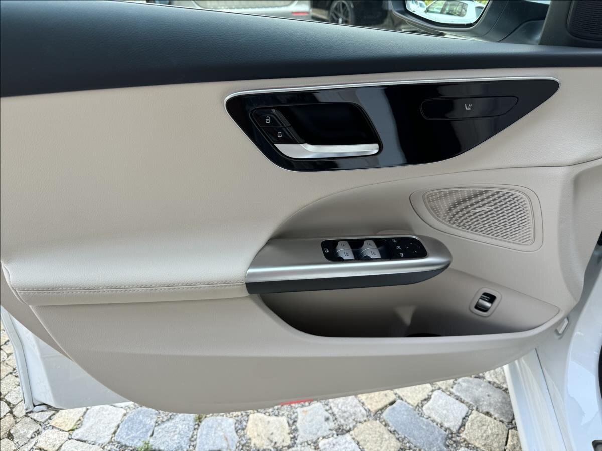Mercedes-Benz Třídy C Sedan / Limuzína 2,0 l 147 kw