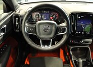Volvo XC40 SUV / Terénní 2,0 l 140 kw