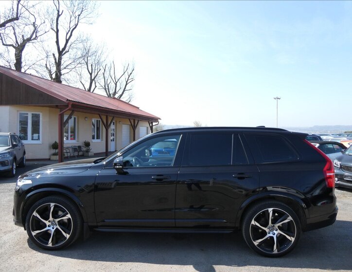 Volvo XC90 SUV / Terénní 2,0 l 228 kw