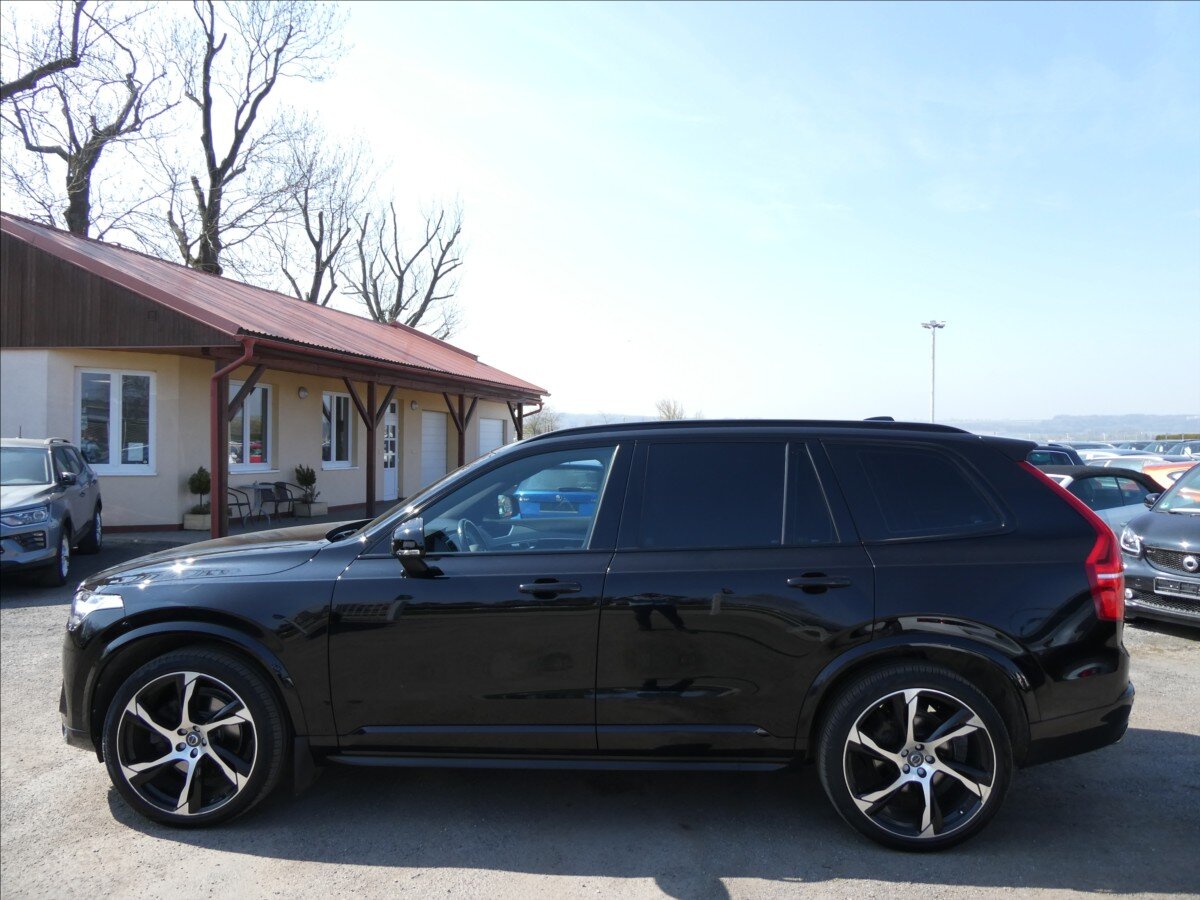 Volvo XC90 SUV / Terénní 2,0 l 228 kw