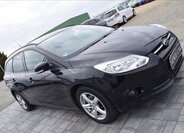 Ford Focus Kombi 998,0 92 kw