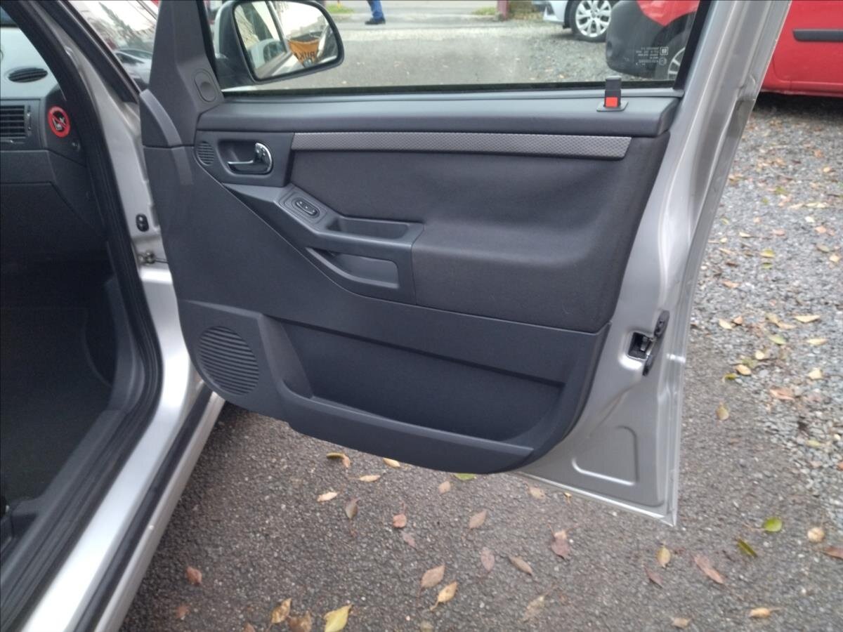 Opel Meriva MPV 1,4 l 66 kw