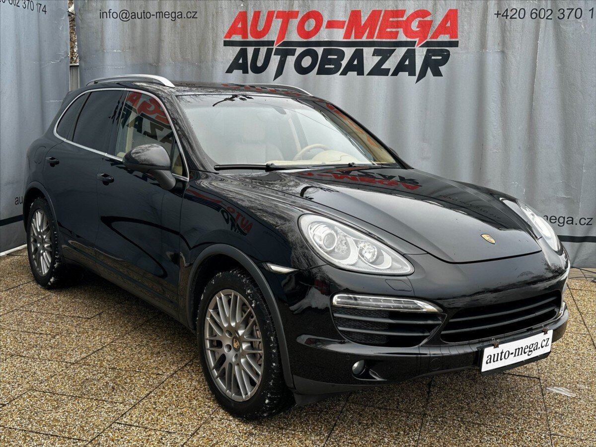 Porsche Cayenne Kombi 4,8 l 294 kw