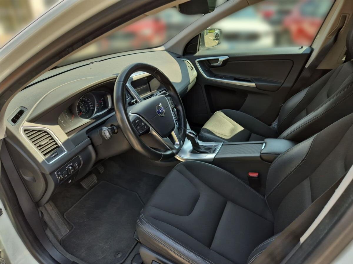 Volvo XC60 SUV 2,4 l 140 kw