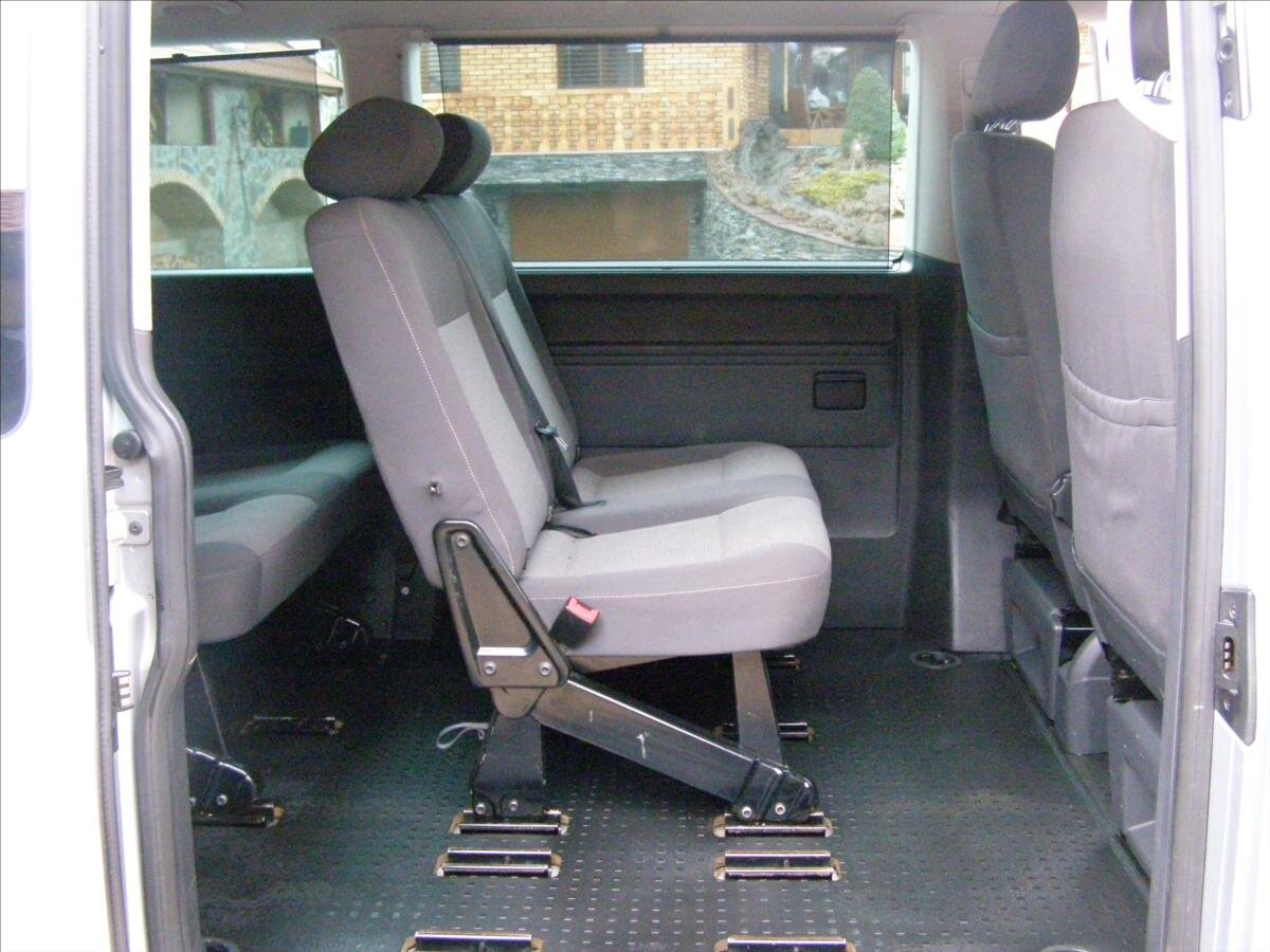 Volkswagen Caravelle MPV 2,0 l 103 kw