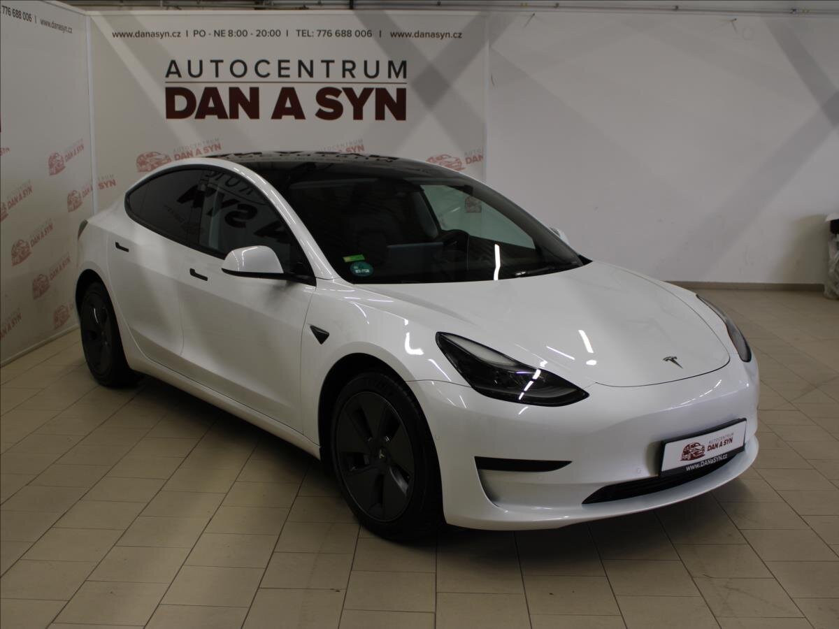 Tesla Model 3 Sedan / Limuzína 0,0 225 kw