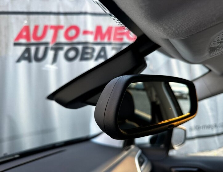 Peugeot 208 Hatchback 1,2 l 81 kw