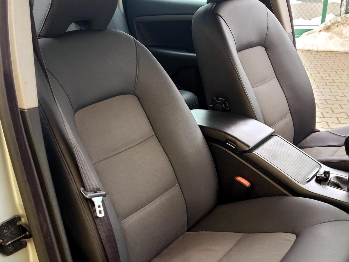 Volvo V70 Kombi 2,4 l 129 kw