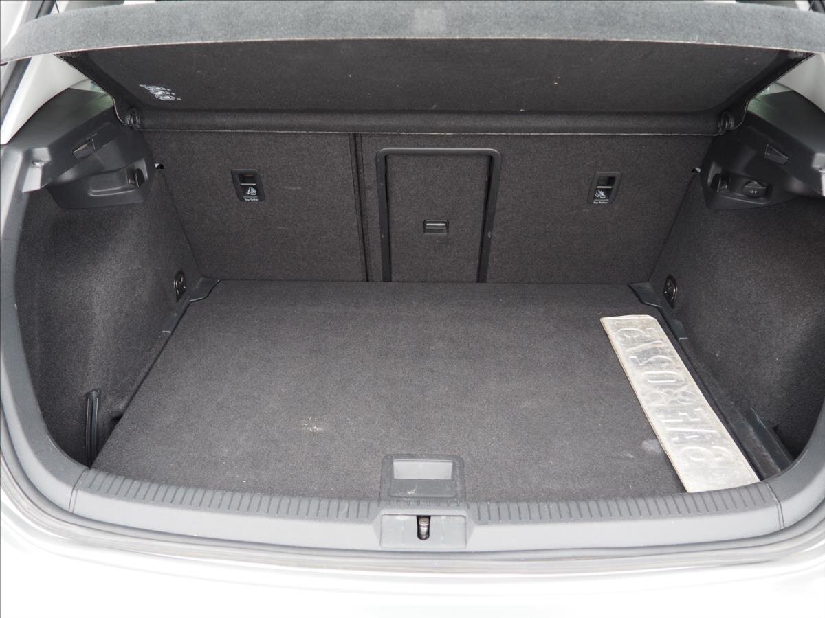 Volkswagen Golf Hatchback 1,6 l 85 kw