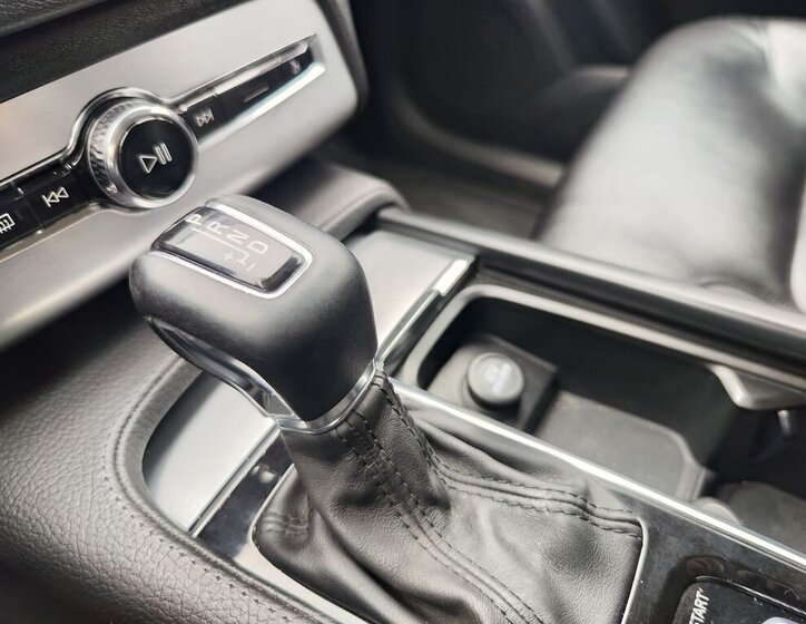 Volvo XC90 SUV / Terénní 2,0 l 235 kw