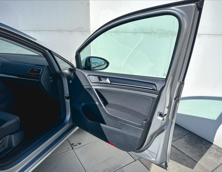 Volkswagen Golf Hatchback 1,4 l 81 kw