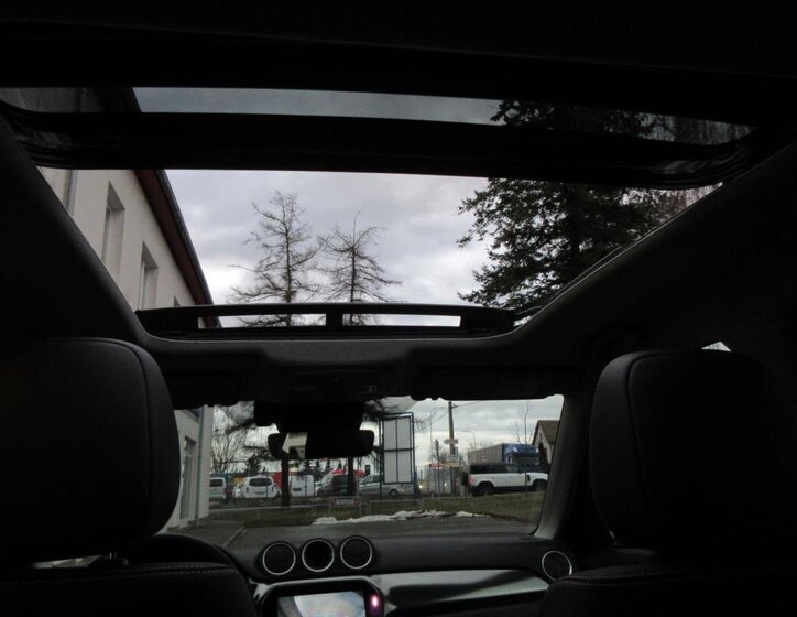 Suzuki Vitara SUV 1,4 l 81 kw