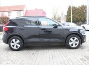 Volvo XC40 3