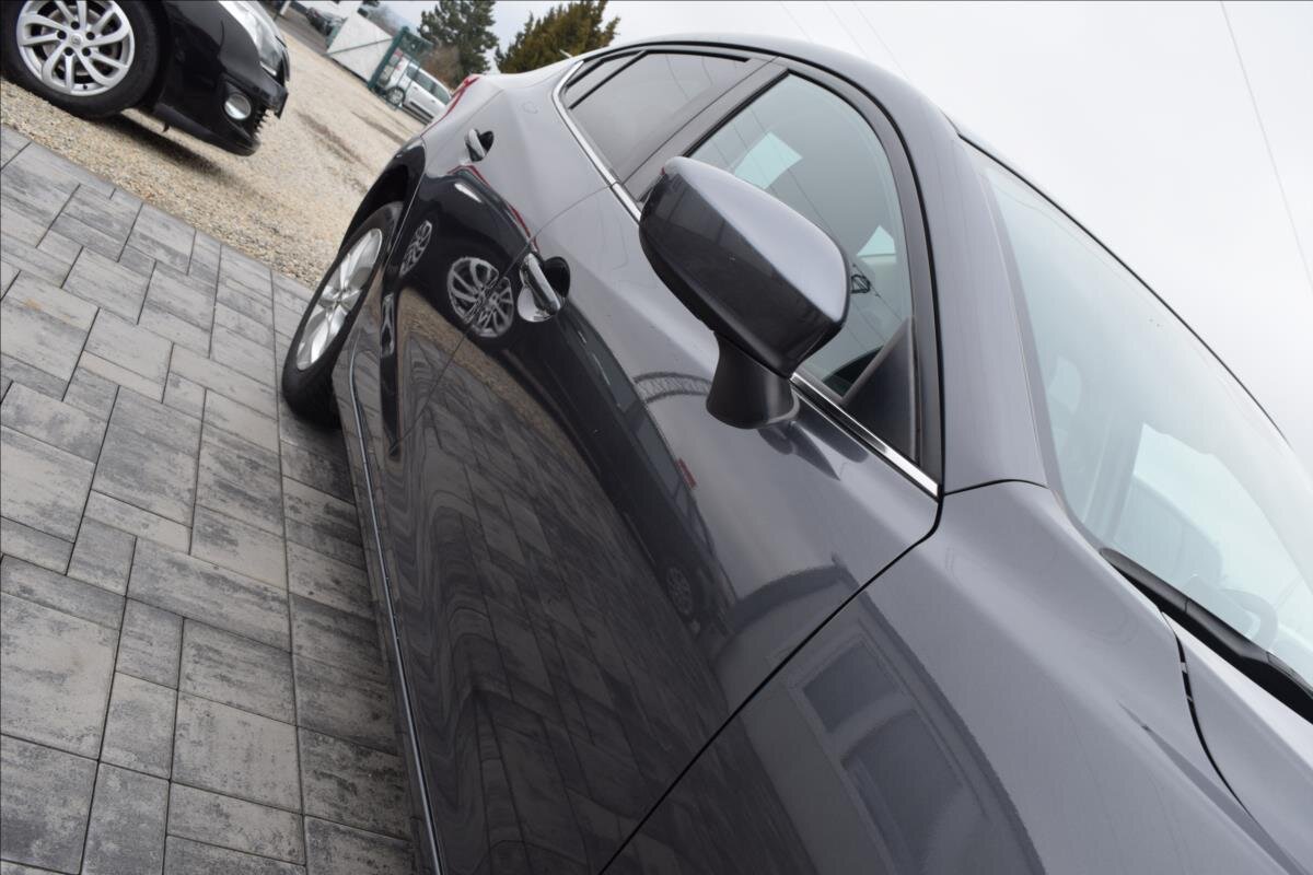 Mazda 3 Sedan 1,5 l 74 kw