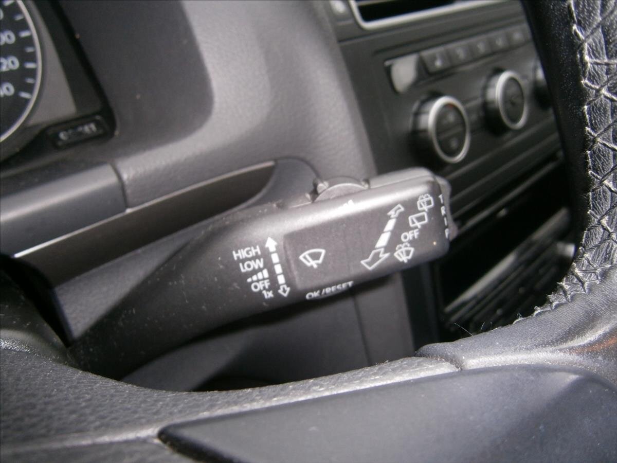 Volkswagen Touran Kombi 1,6 l 77 kw