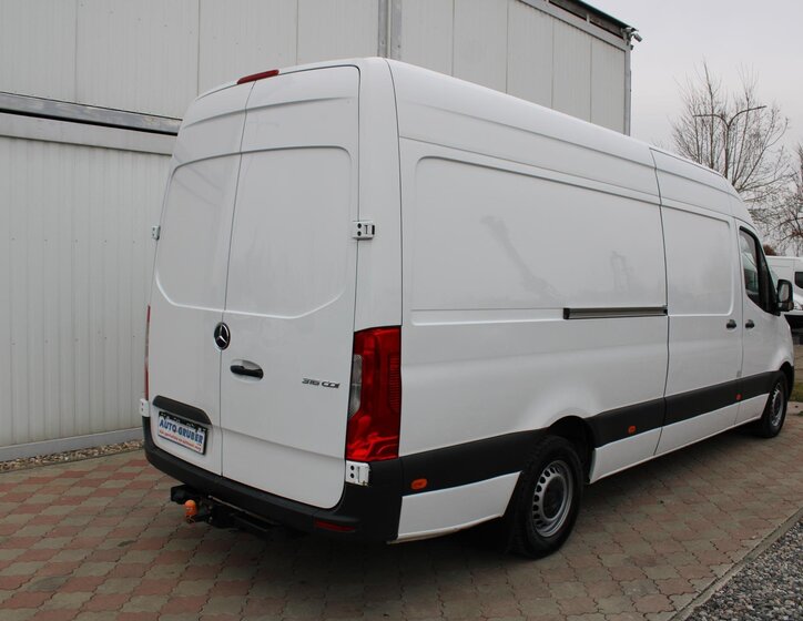 Mercedes-Benz Sprinter 4