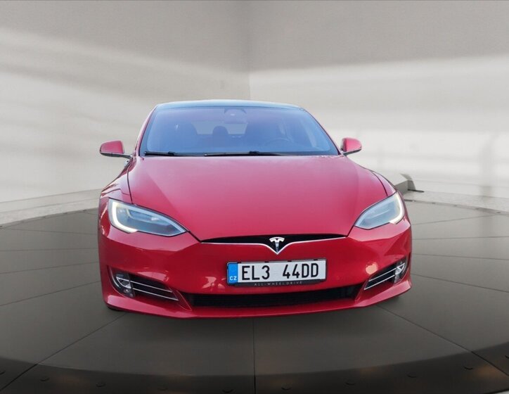 Tesla Model S 3