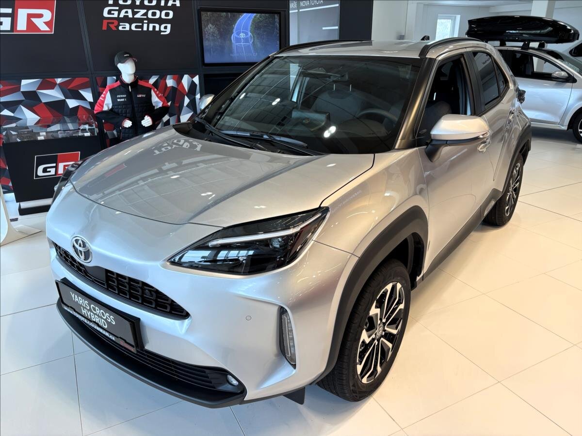 Toyota Yaris Cross SUV 1,5 l 96 kw