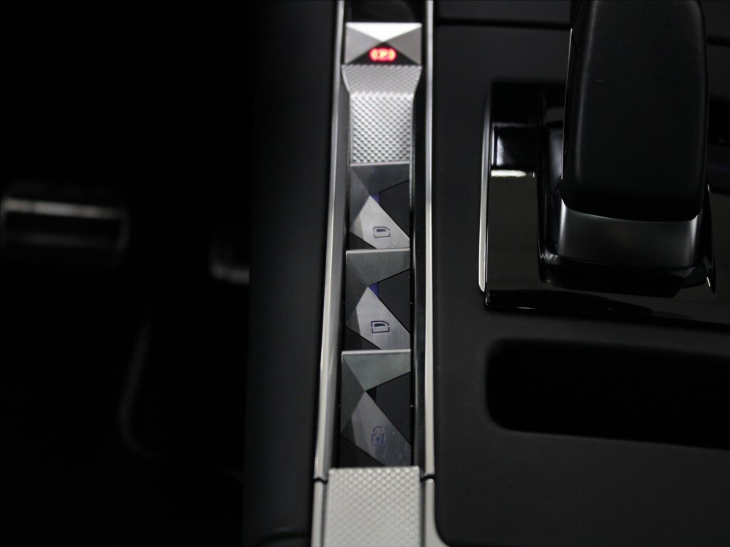 DS Automobiles DS7 Crossback SUV 1,6 l 221 kw