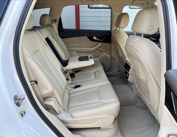 Audi Q7 19