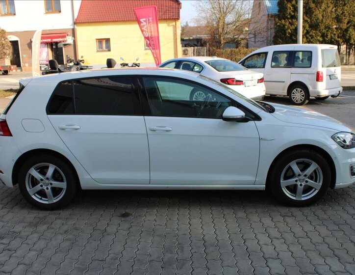 Volkswagen e-Golf Hatchback 0,0 100 kw