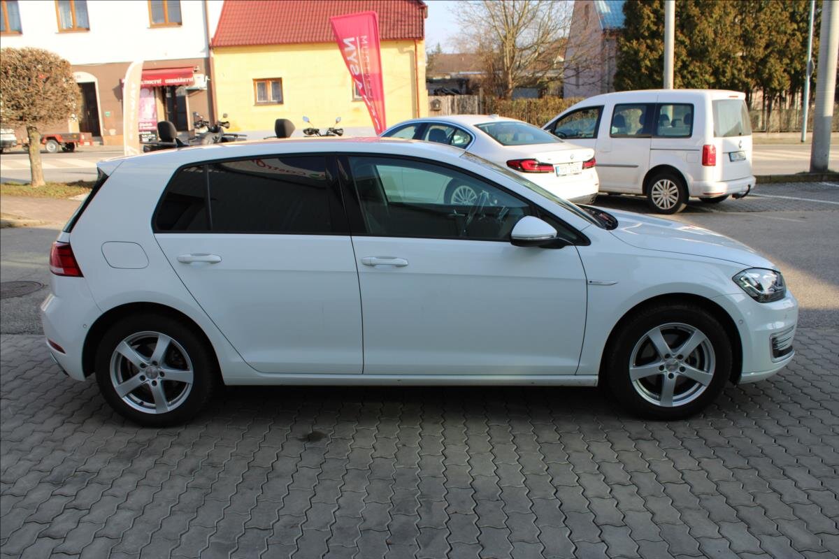 Volkswagen e-Golf Hatchback 0,0 100 kw