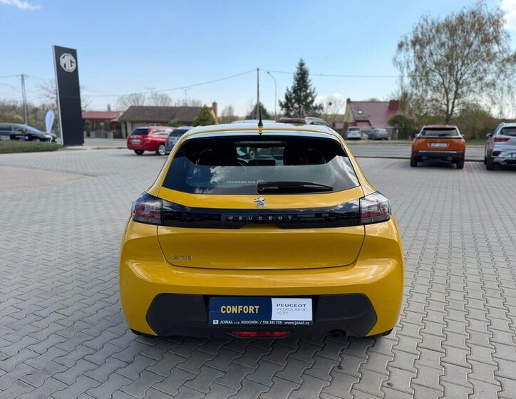 Peugeot 208 Hatchback 1,2 l 74 kw