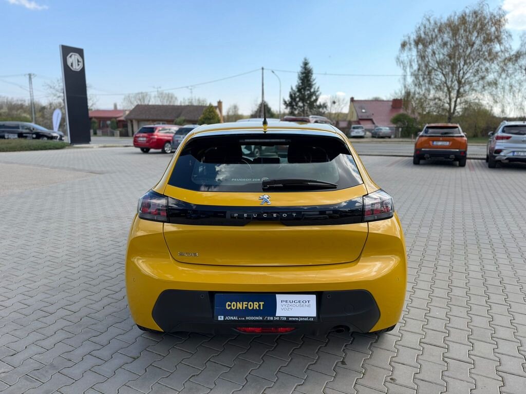 Peugeot 208 Hatchback 1,2 l 74 kw