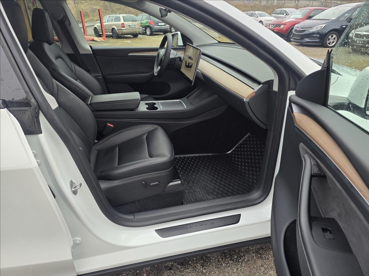 Tesla Model Y SUV 0,0 393 kw