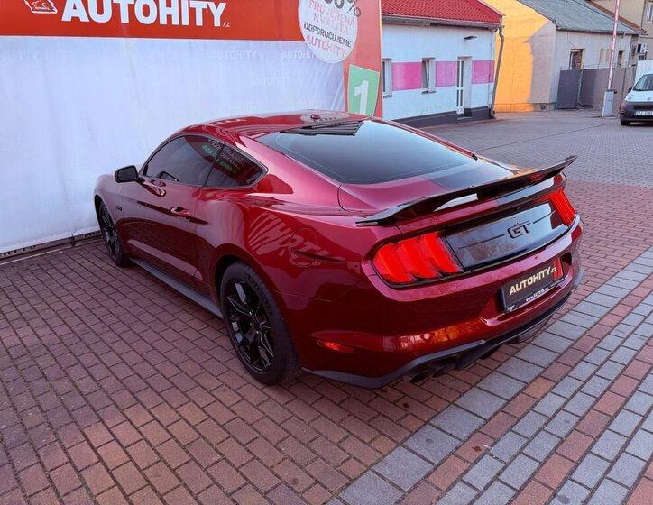 Ford Mustang Kupé 5,0 l 331 kw