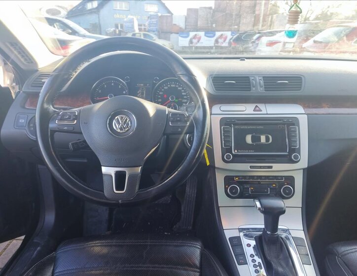 Volkswagen Passat CC Sedan 2,0 l 147 kw