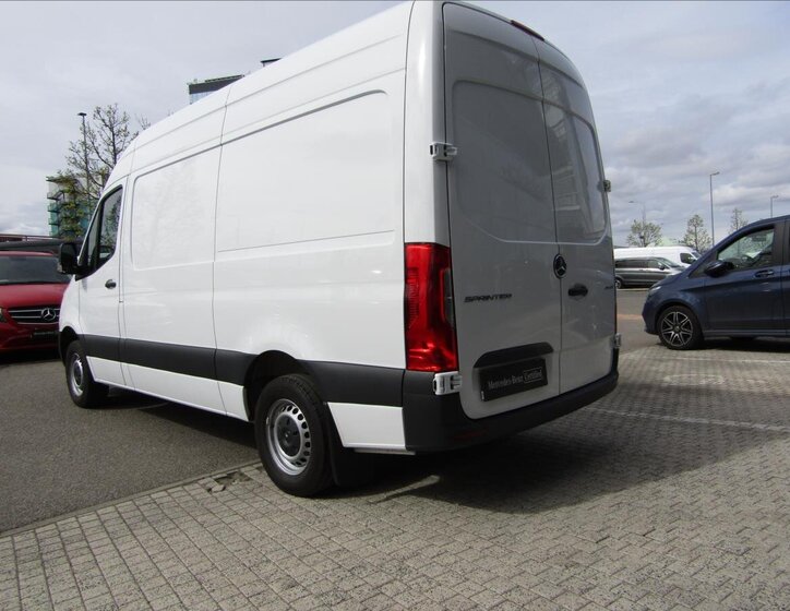 Mercedes-Benz Sprinter 3