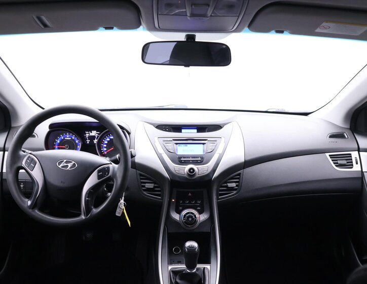 Hyundai Elantra Sedan 1,6 l 97 kw