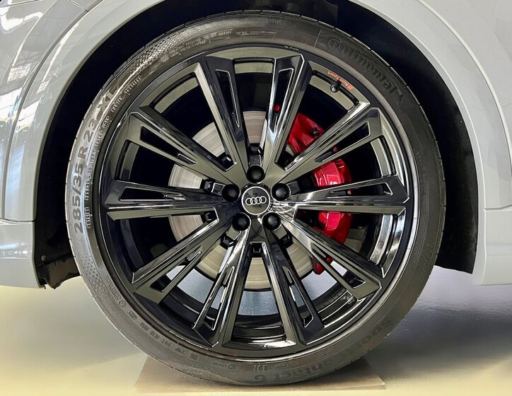 Audi SQ8 SUV / Terénní 4,0 l 373 kw