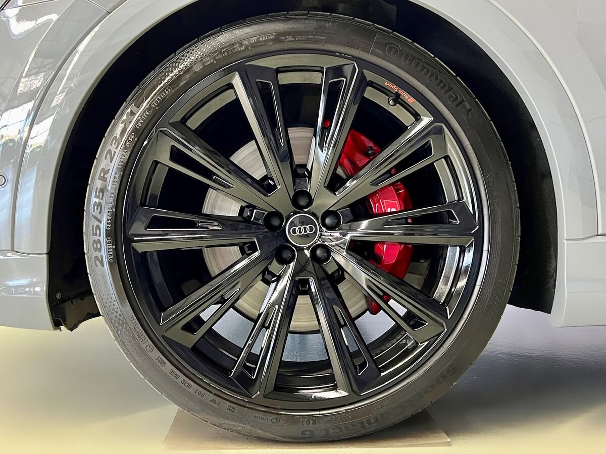 Audi SQ8 SUV / Terénní 4,0 l 373 kw