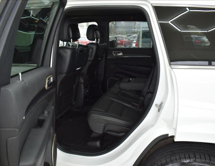 Jeep Grand Cherokee 11