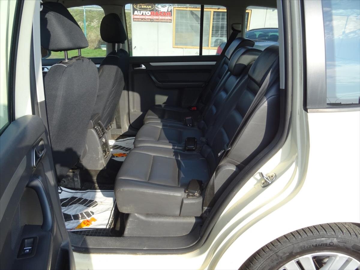 Volkswagen Touran Kombi 1,6 l 77 kw