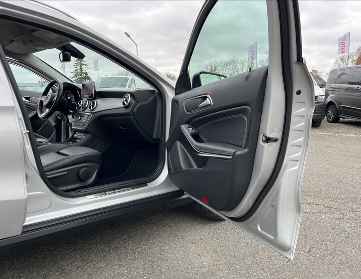 Mercedes-Benz GLA Hatchback 1,6 l 115 kw